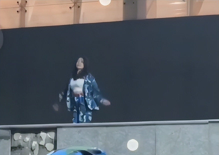 恶劣！女学生跳舞不慎走光，火辣外露视频流出，涉事学院：已报警