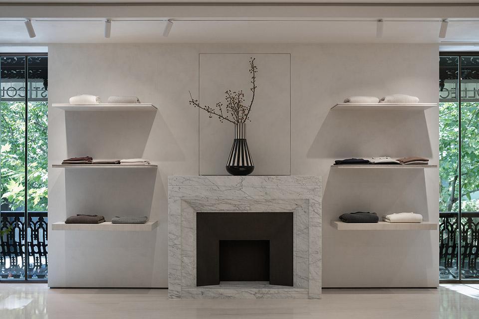 最新服装店门店装修风格,高端精品服装店装修方案