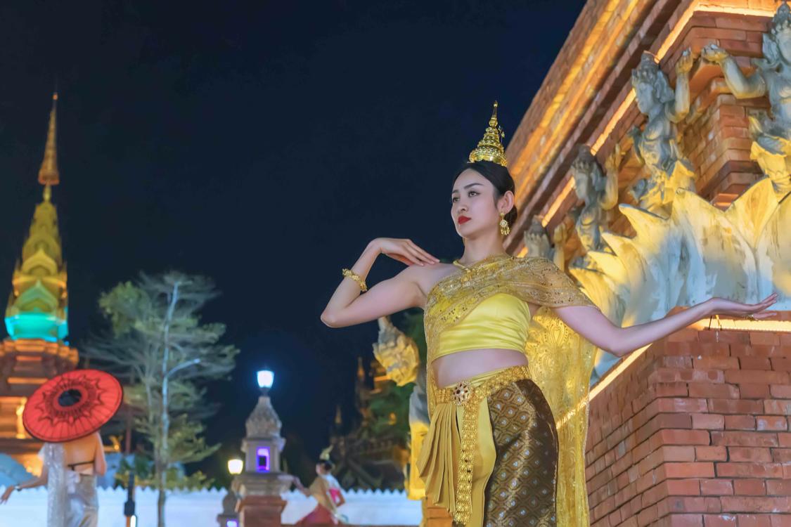 骂版纳是因为你没走出告庄玩版纳跟着小姐姐们走你才晓得味道