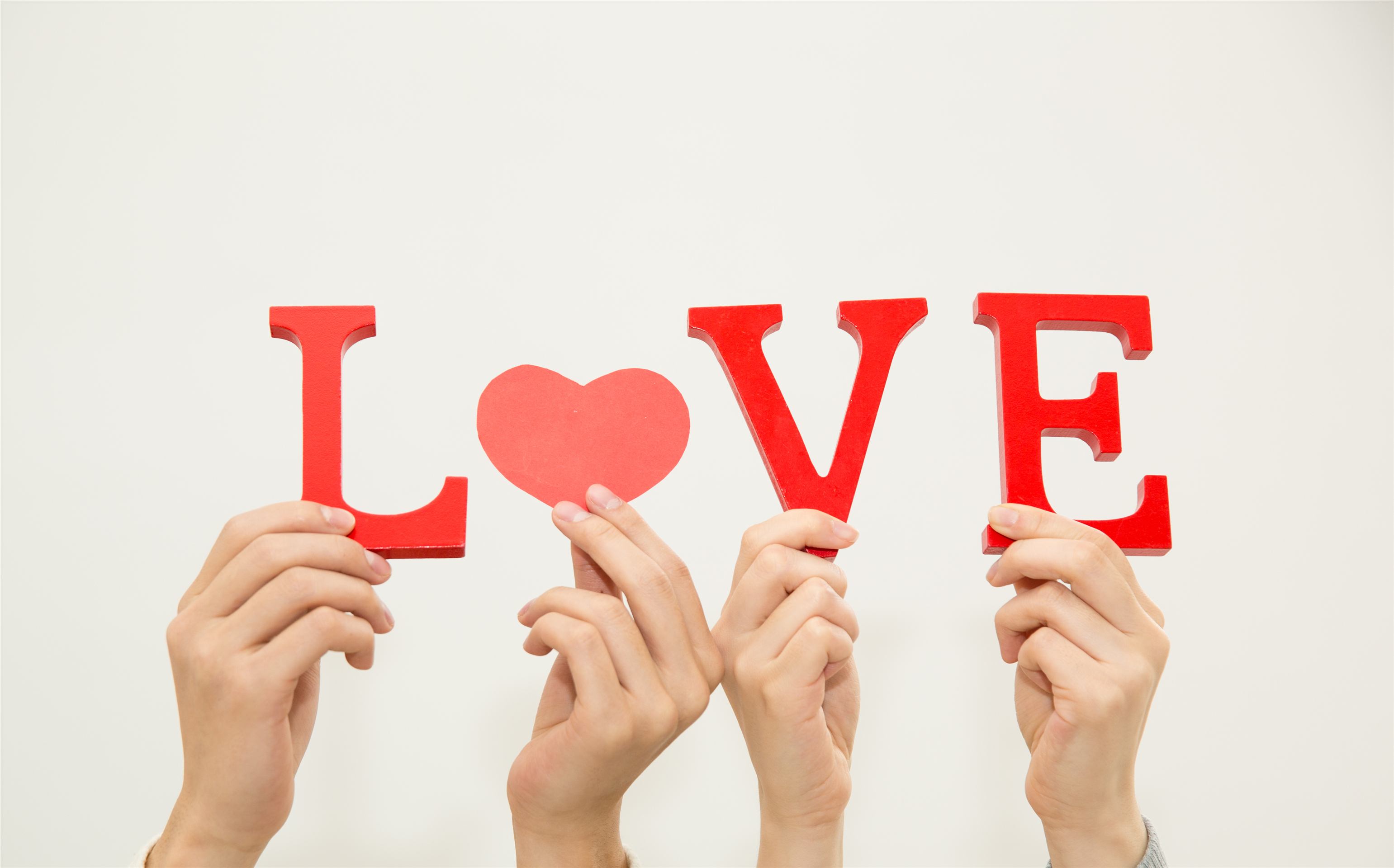 已婚女人深深爱上你的表现,怎么判断一个已婚女人是否滥情