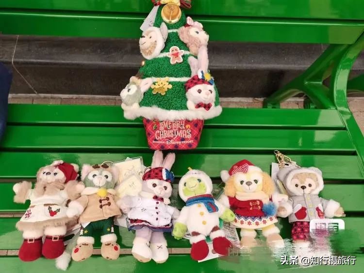 迪士尼买玩偶憋到尿血事件分析,迪士尼排队买玩偶一男子当场崩溃