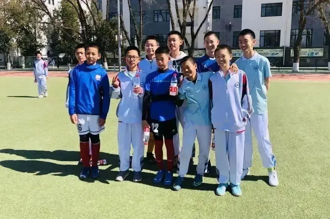 绿茵足球点亮梦想,绿茵点燃梦想