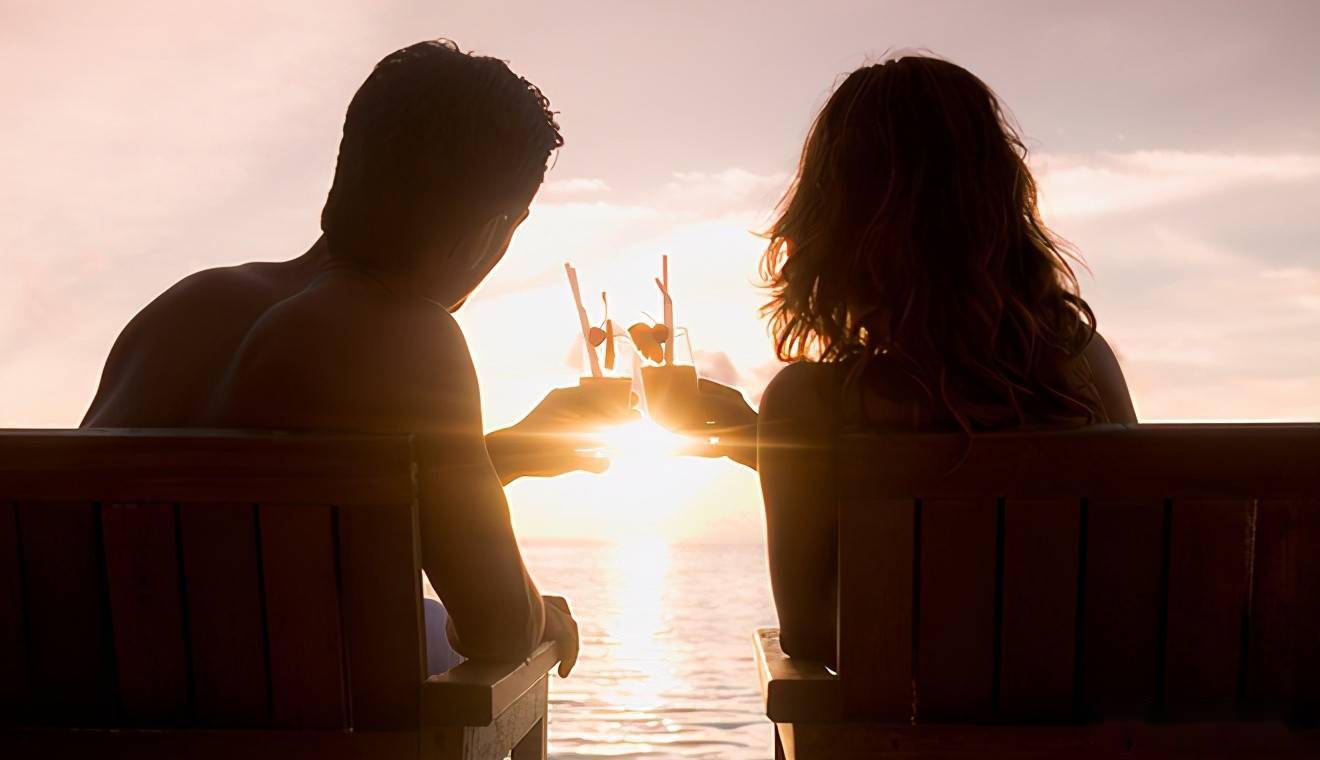 异地恋接吻神器上热搜,异地恋接吻神器引热议发明人回应