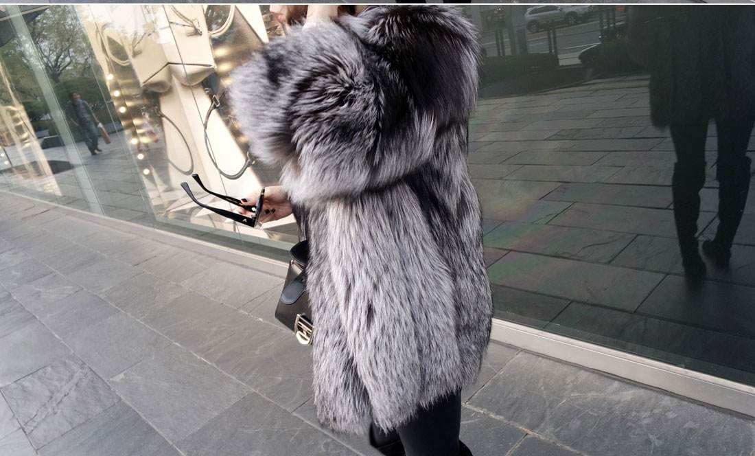 为什么穿皮草的人越来越少,为什么现在穿大衣的人越来越少了