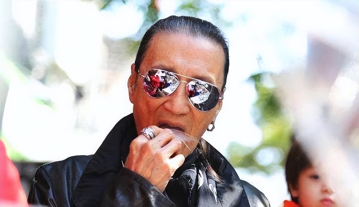 谢贤哪年离婚的,谢贤离婚过几次