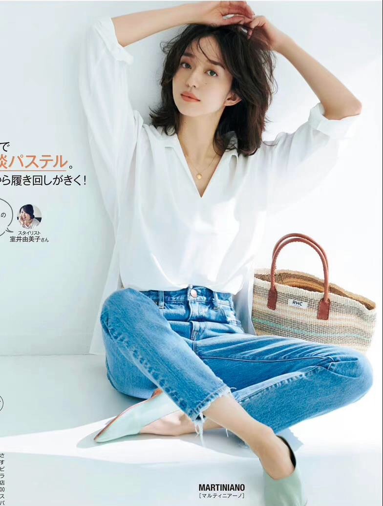 头发多方脸适合的发型洋气减龄,10款时尚减龄又显脸小的发型