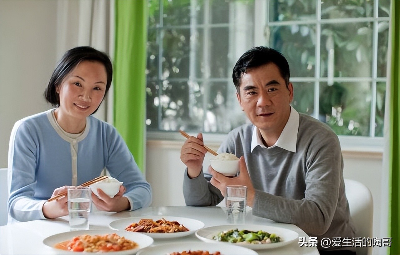 中医告诉你男性补肾的五类食物,秋季男人吃啥中药补肾