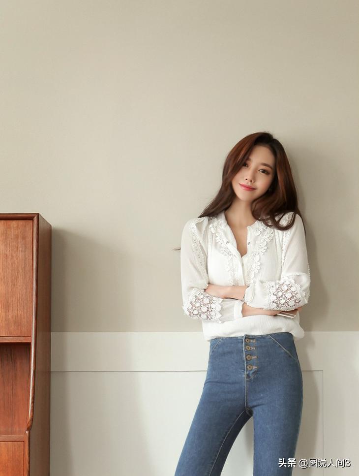 孙允珠轻奢露肩黄色雪纺衫,孙允珠初冬羊毛开衫配牛仔裤