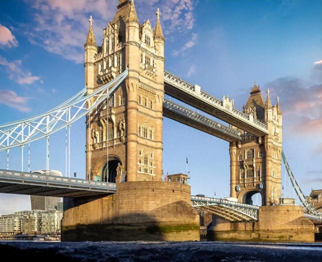 英国的标志性建筑伦敦桥,英国伦敦最著名的标志性建筑图片