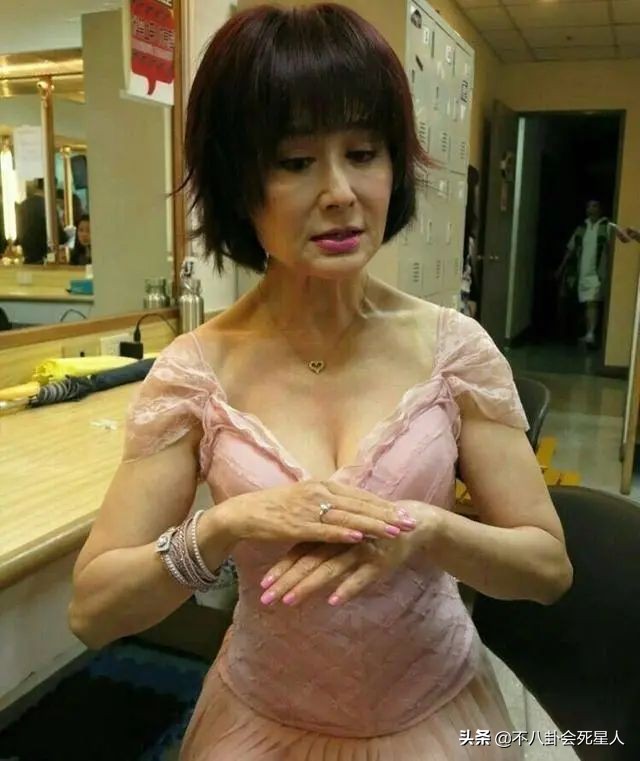 年过三十的女明星今昔对比图,今昔对比70后女星