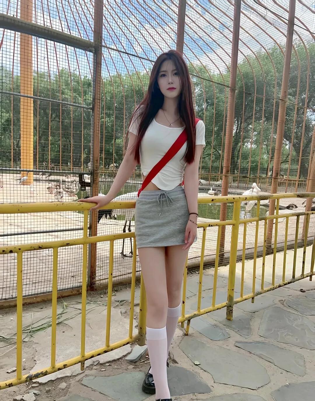 瑜伽服美女跳舞直播,瑜伽服美女最火视频