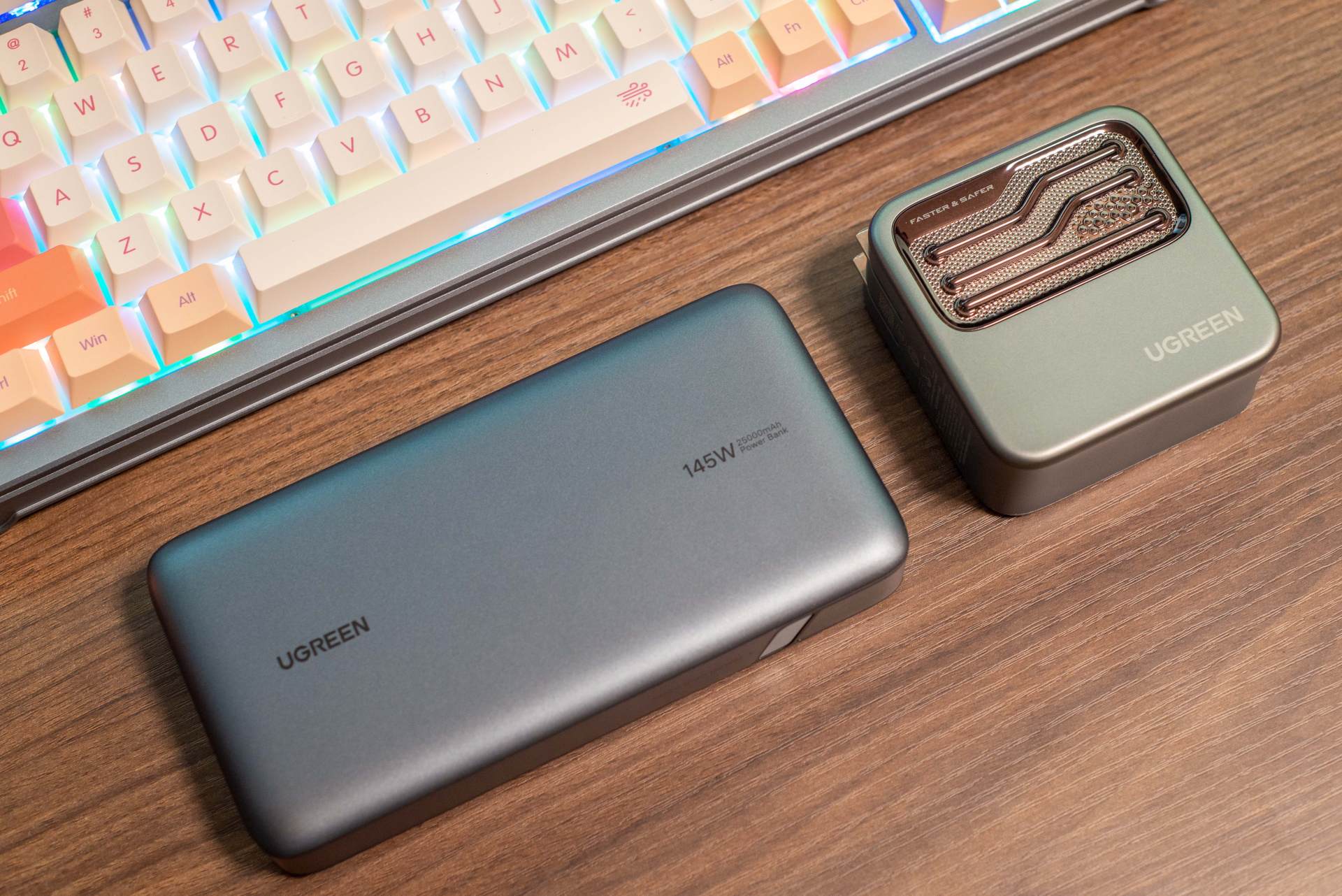 绿联145w充电宝如何开启快充,绿联充电宝双向快充