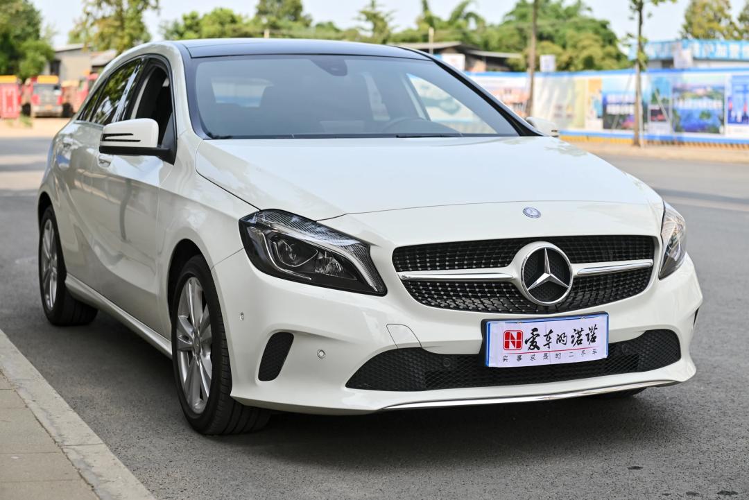 奔驰a200和奔驰b200哪个好,奔驰cla和奔驰a200哪个更值得买