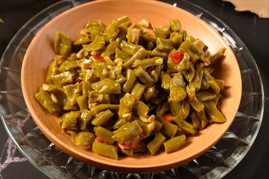 泡椒酸豆角的腌制方法放多少盐,腌酸豆角只加盐和花椒