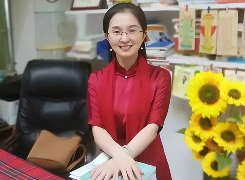 旗袍老师胡红梅,胡红梅老师事件过程