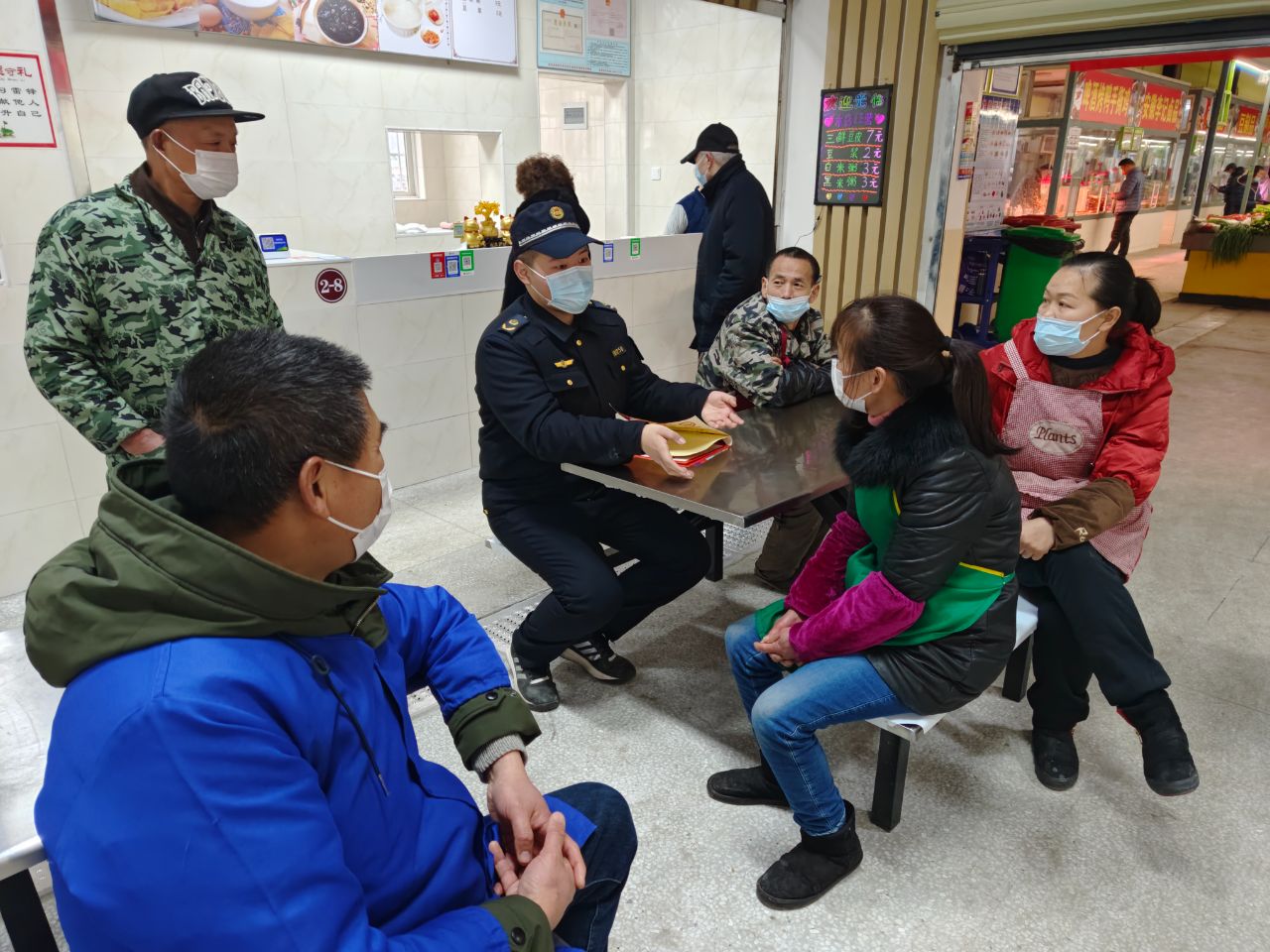 城管摆摊最新政策武汉,武汉城管执法摆摊