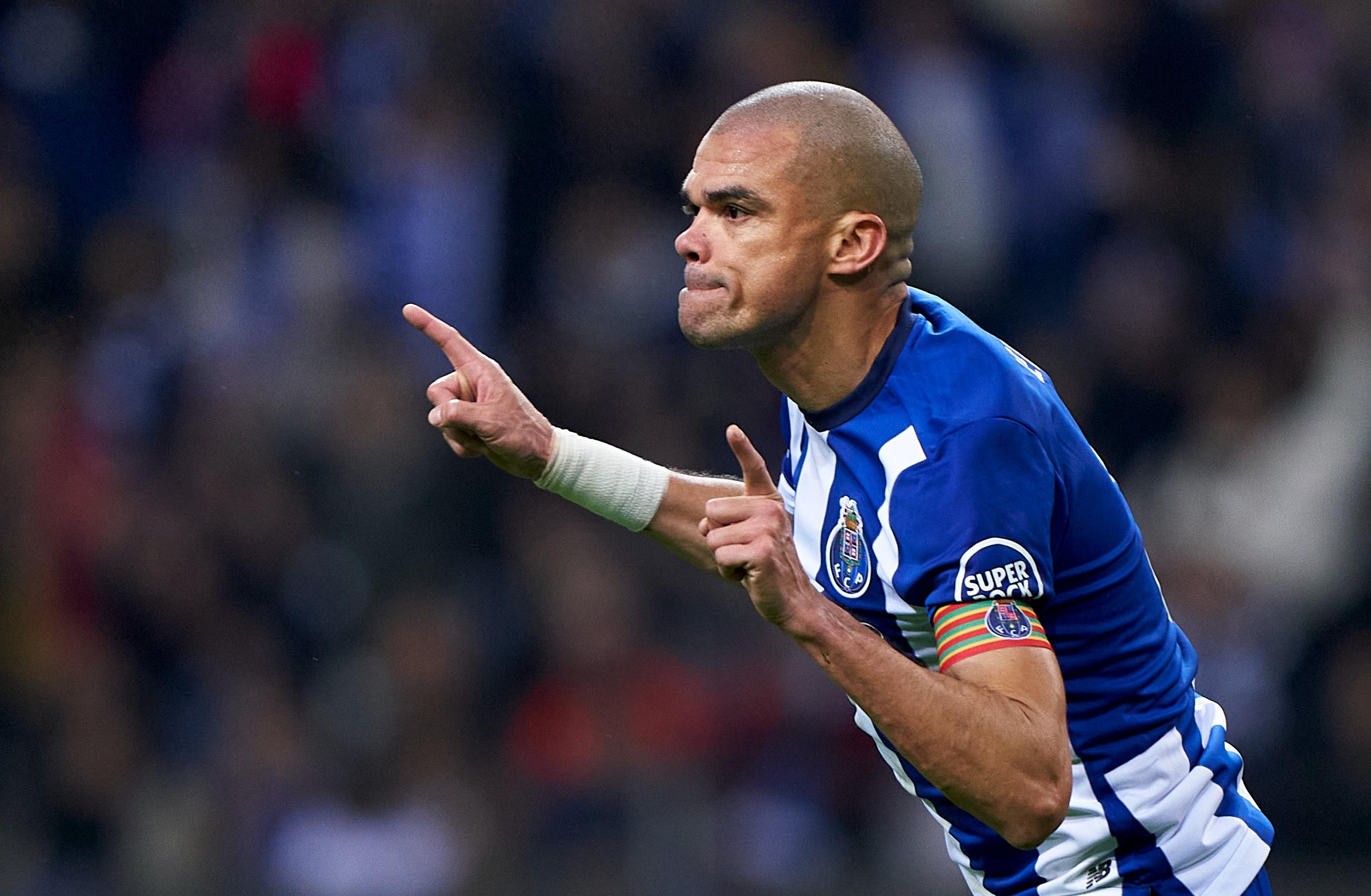 佩佩40米进球,41岁佩佩踢满全场