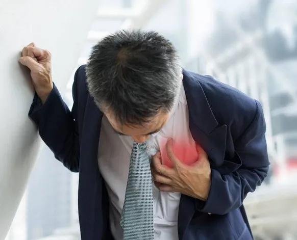 60岁老人老是间歇性牙疼,56岁男老牙疼是咋回事