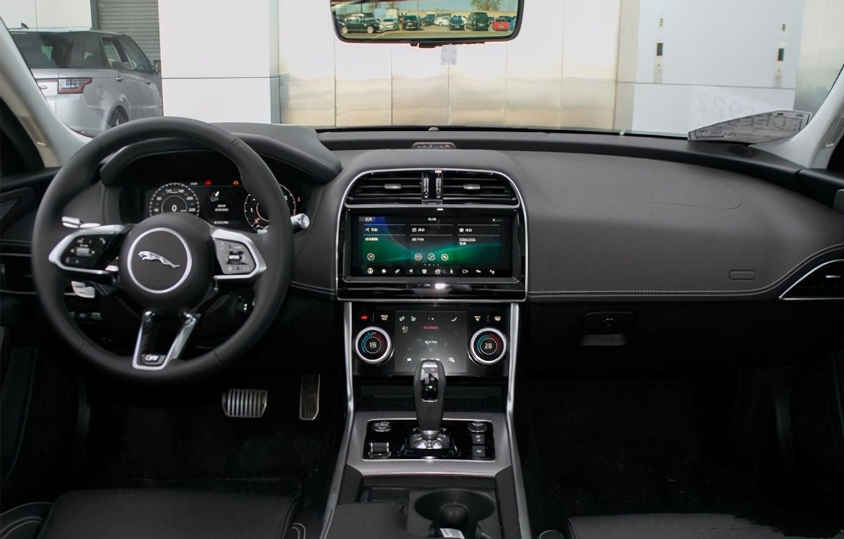 捷豹xel梦幻胭脂粉,豪华运动座驾捷豹xel