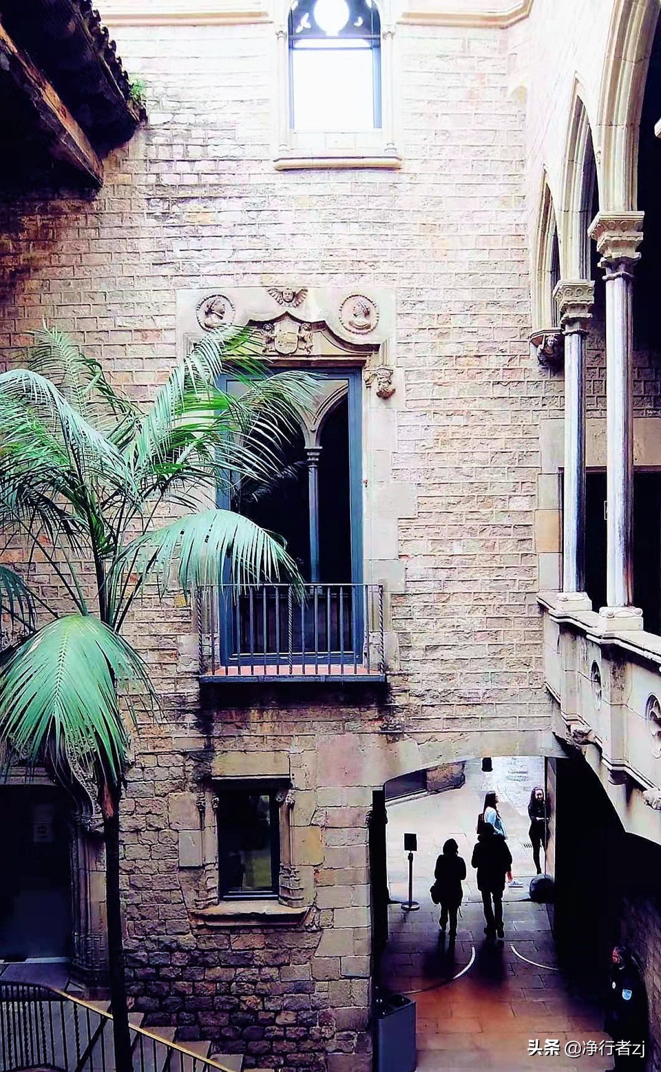 冬日暖阳拔“牙”记（34）巴塞罗那：高迪打造的欧洲之花（上）