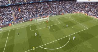 b席任意球破门沃克鼓掌,b席2分钟进球