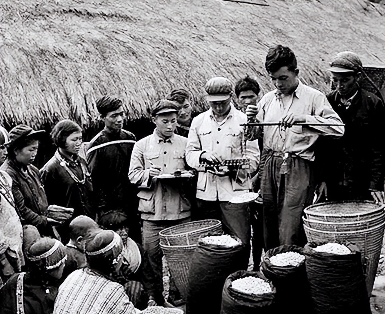 1955年军衔等级中将军有几等,1955年授衔的元帅大将上将