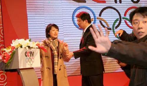 主持人胡紫薇张斌,女主持人胡紫薇视频