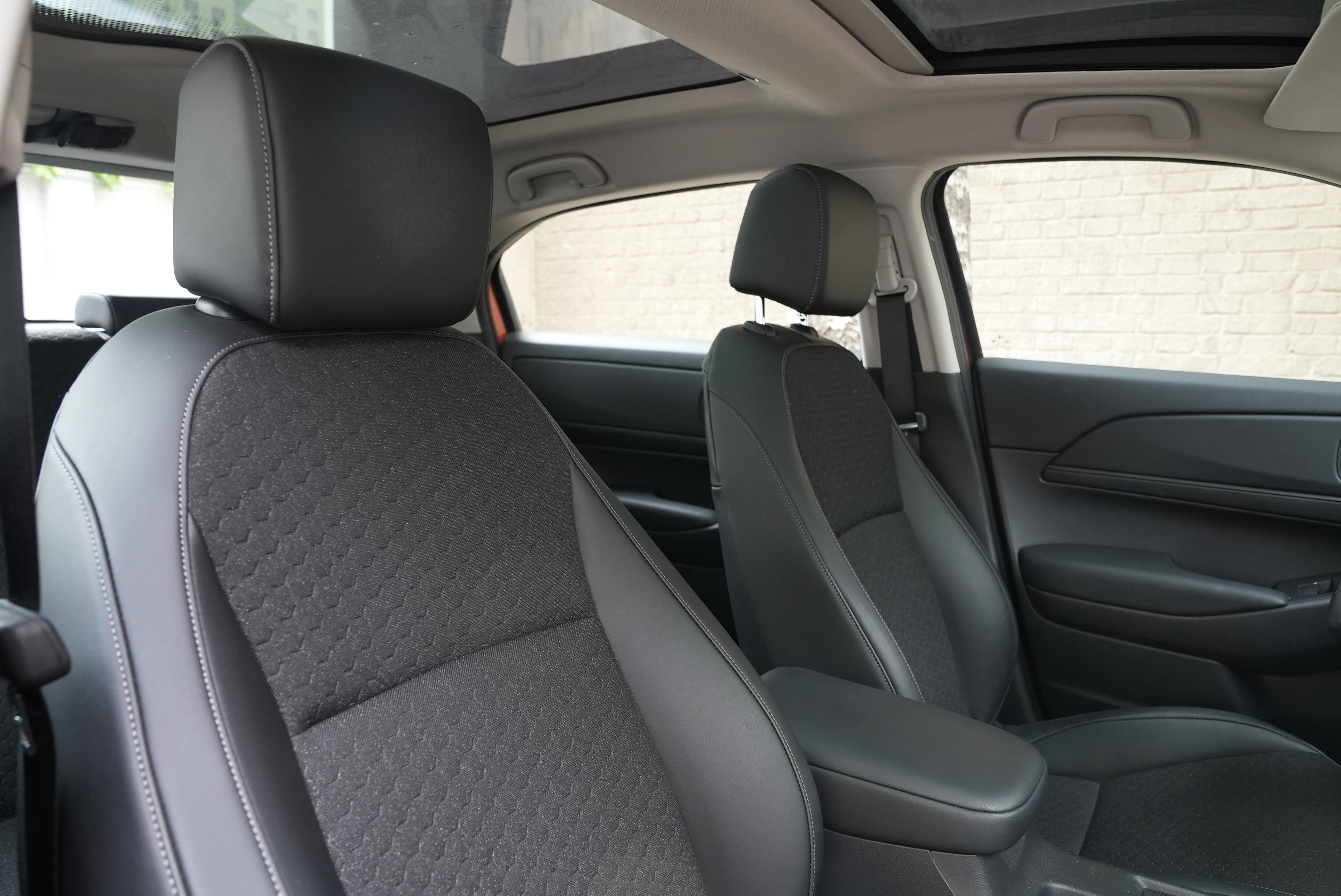 本田xr-v热潮版带自动关窗吗,本田xrv热潮版有360吗