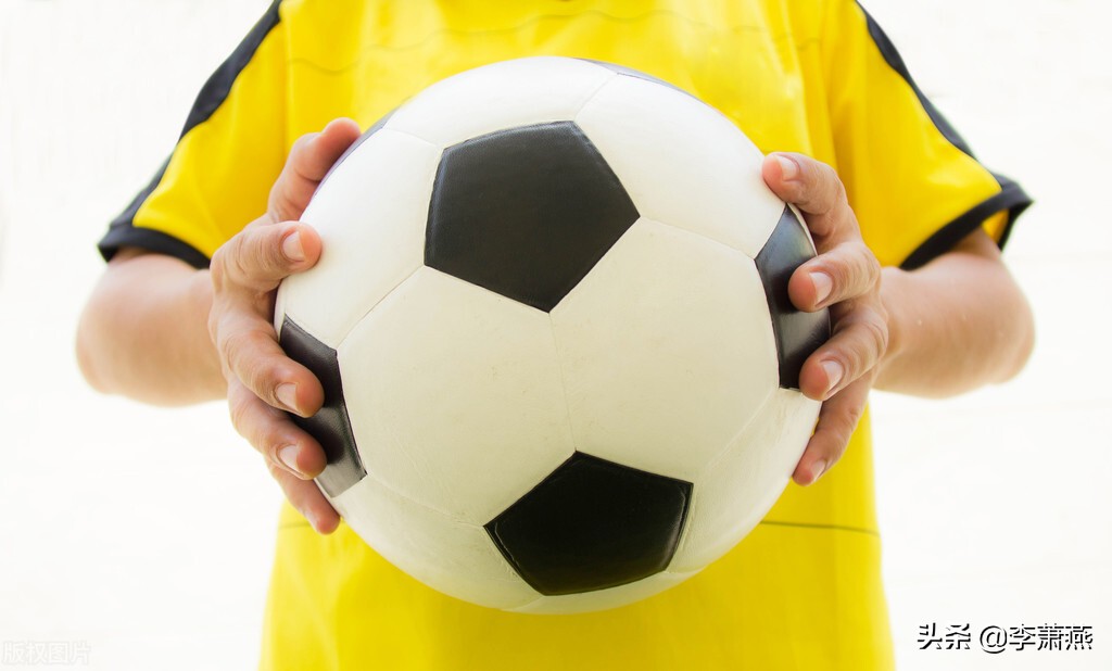 看到这些小朋友想起了男足，男足有他们的羞耻心何愁踢不好球呢？