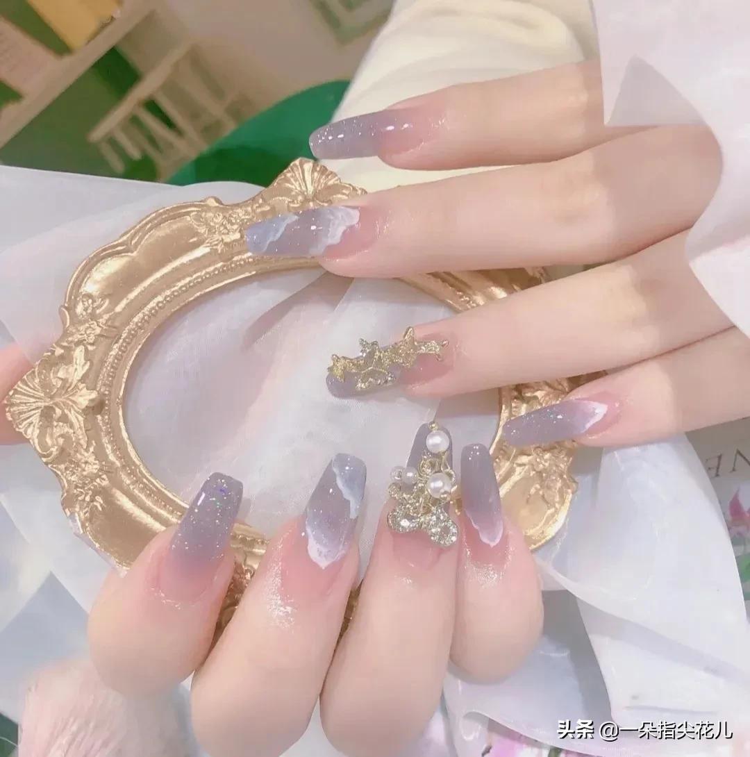 有气质漂亮的美甲,2022小红书爆款气质款美甲冬季