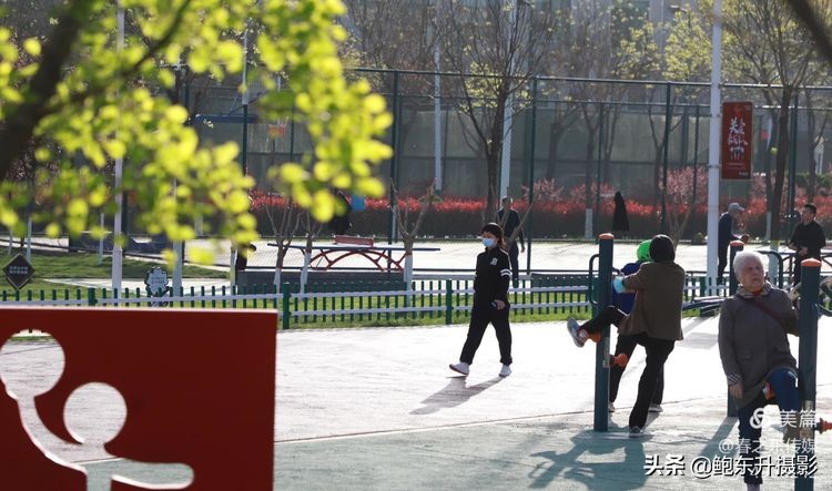 清晨的公园静态美和动态美,运城体育公园夜间灯光