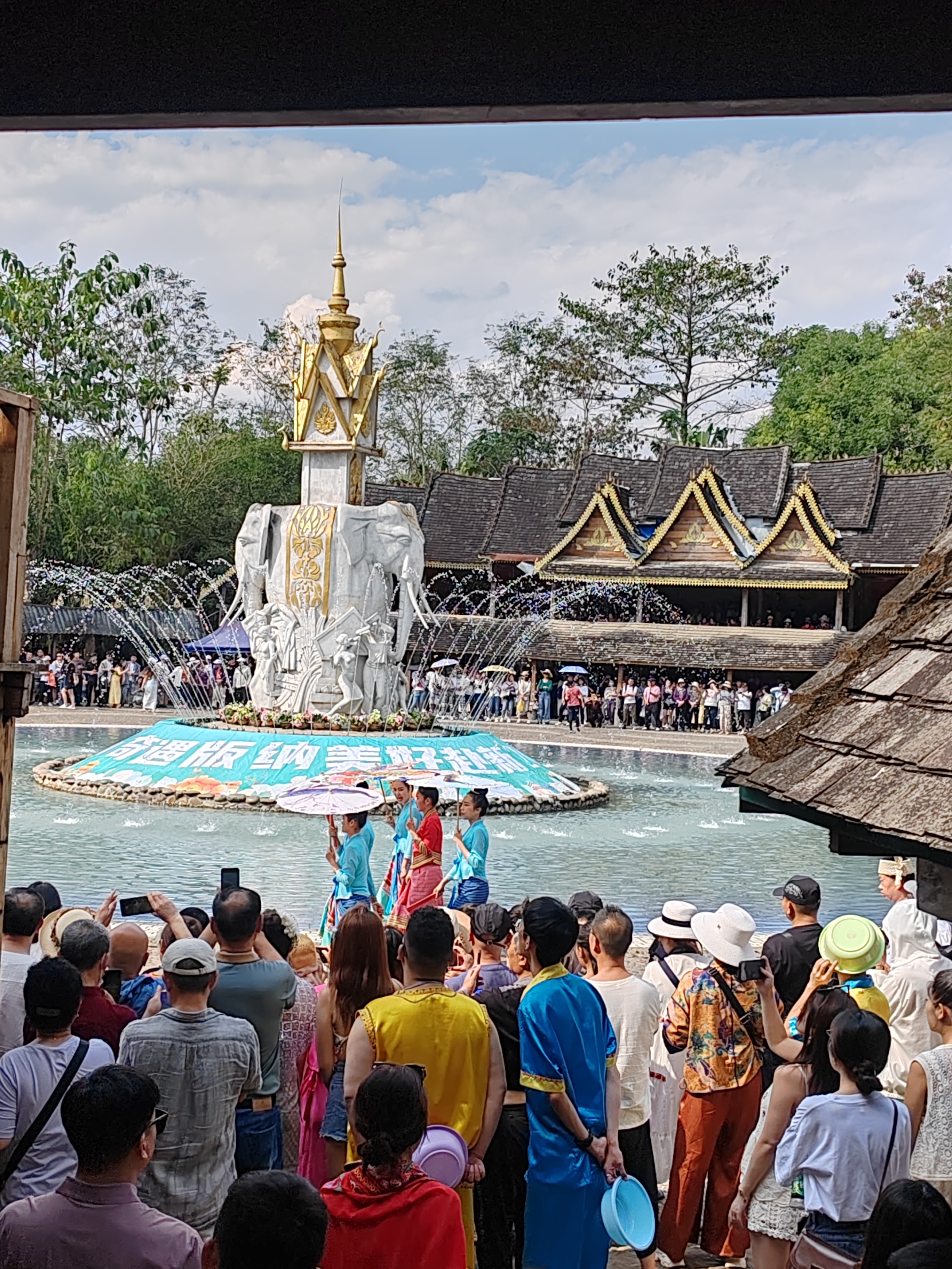 西双版纳傣族园8月泼水时间表,傣族园泼水节路线