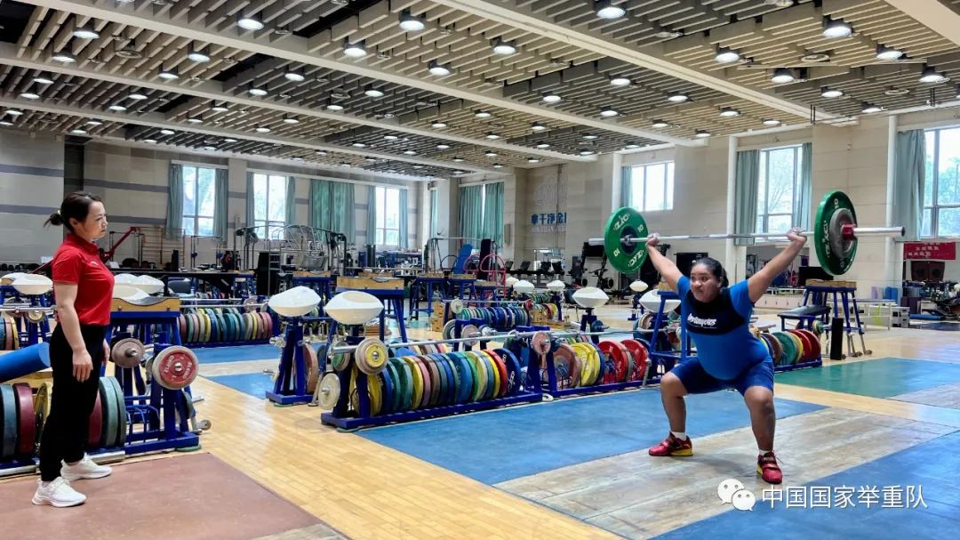 基里巴斯访华感受,基里巴斯举重运动员