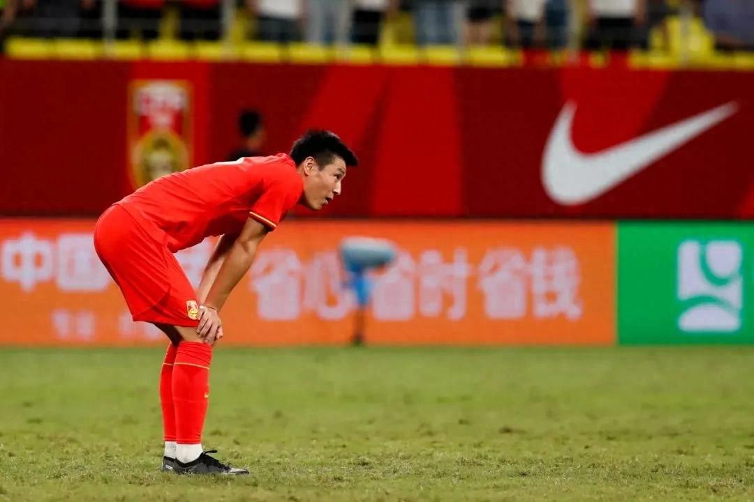 国足0-1不敌叙利亚球迷反映,国足输球后球迷反应完整版