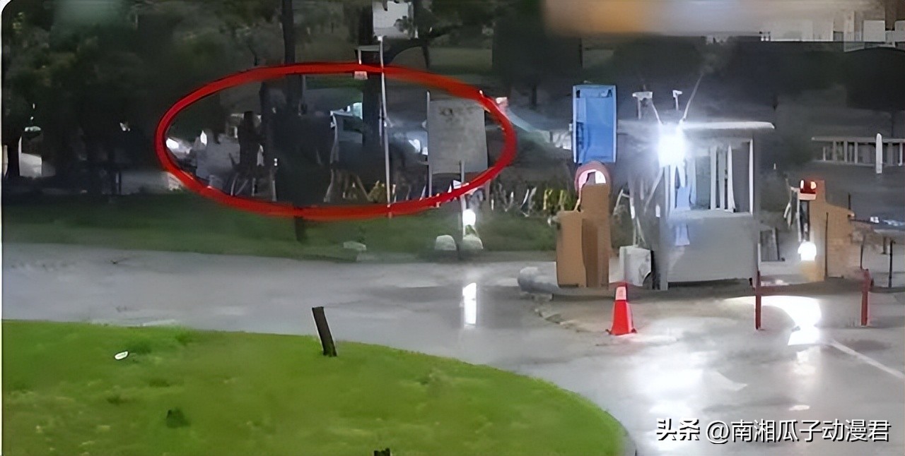 男子长得太帅,被三名女子强行灌醉性侵,报警后拘留15天罚款800