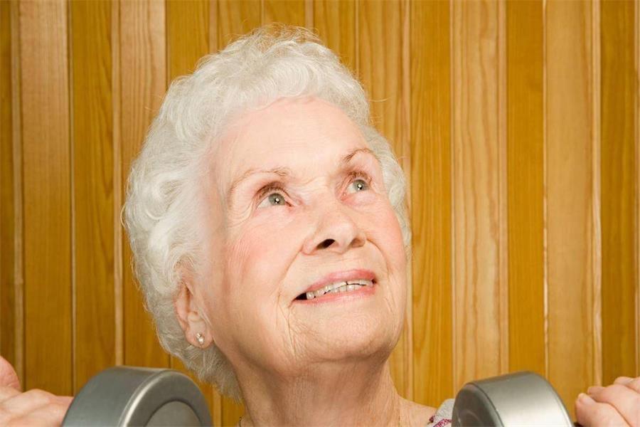 40岁的女性如何防止老年斑的生长,45岁如何预防老年斑