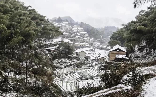 世界上最遥远的距离就是阴阳相隔,世界上最遥远的距离却是近在咫尺