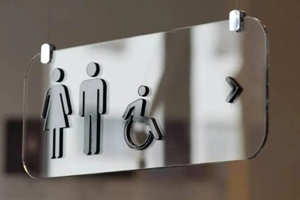 亚克力做成的标识牌，简约又高级（附保养方法）