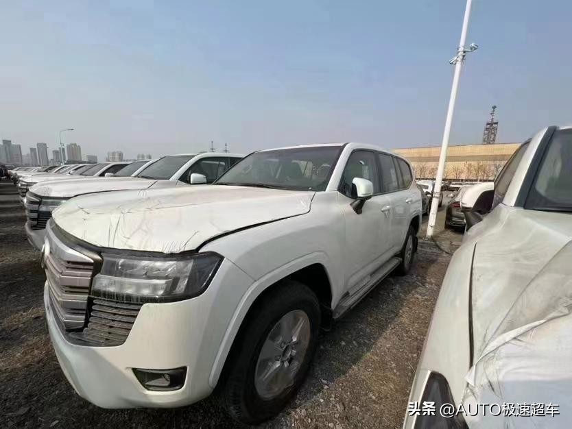 丰田陆巡lc300grsport试车视频,陆巡lc300和雷克萨斯lx600