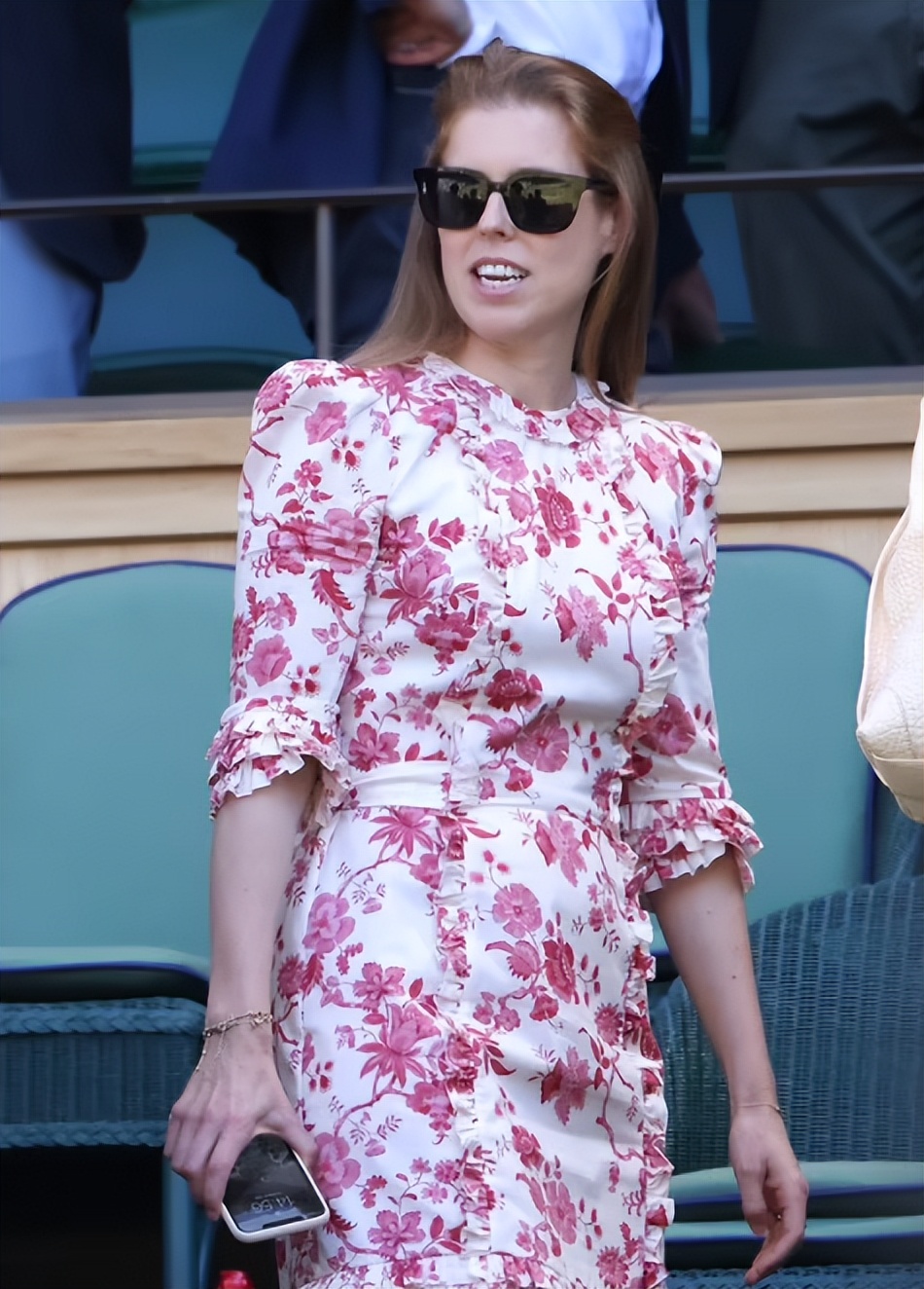 英国女王的四位子女,英国女王几个孩子分别有多大