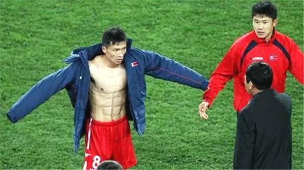 男足接受了90分钟高强度训练,男足进行90分钟高强度训练