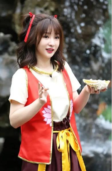 彭楚粤被骗喝油漆是真的吗,彭楚粤肖战现状