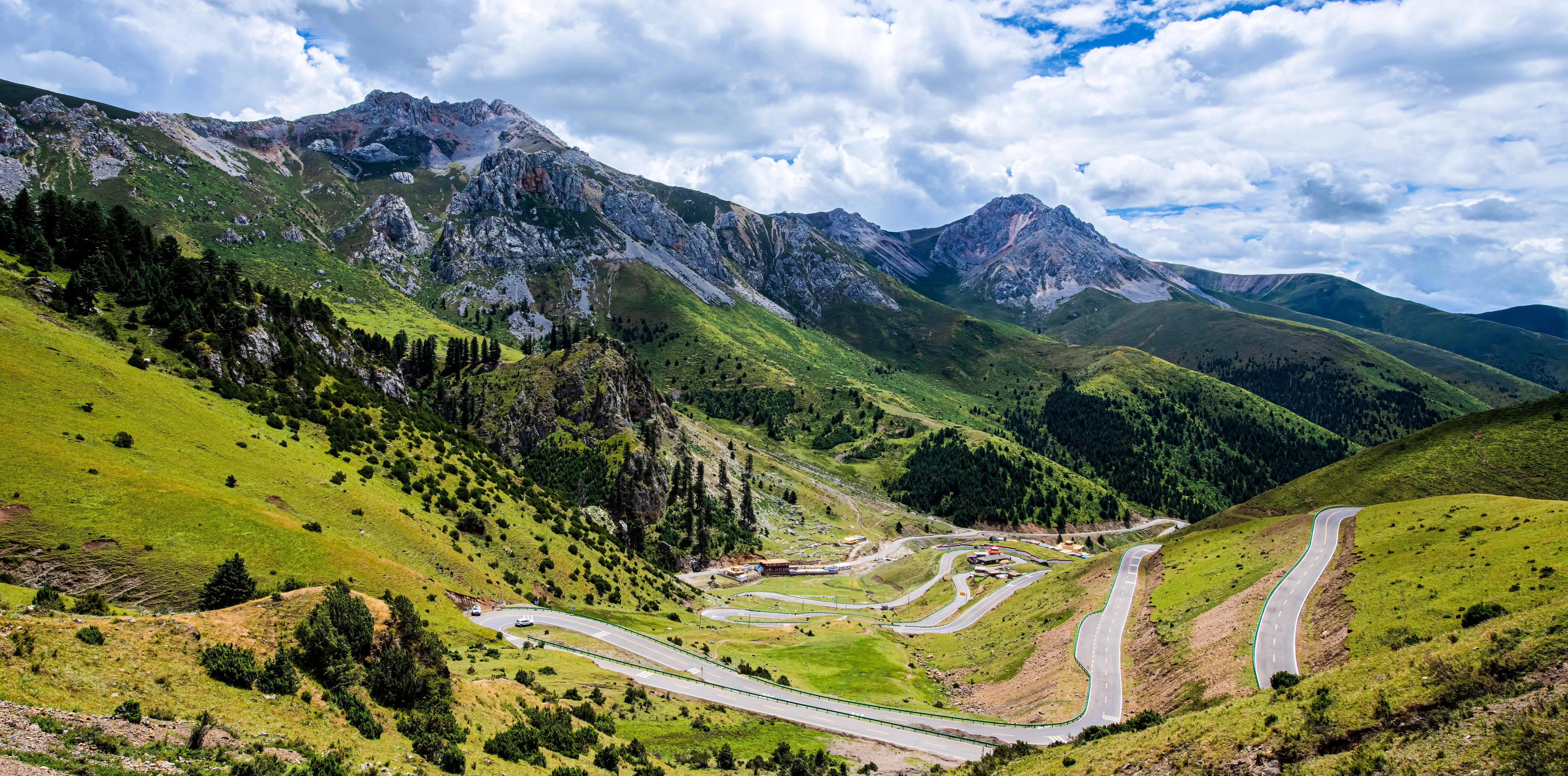 甘孜州最美风景在路上,金秋的甘孜州