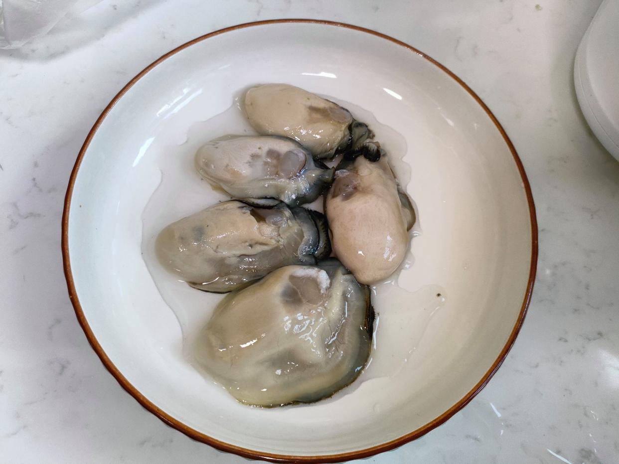 生蚝煮几分钟最好吃最嫩,生蚝最简单的不开壳的吃法