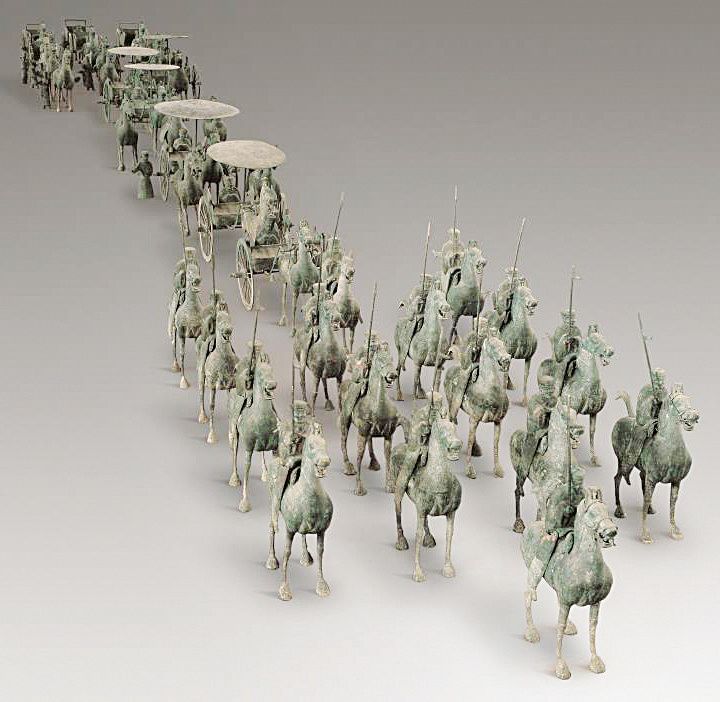 马超龙雀铜奔马,究竟是马踏飞燕还是马超龙雀