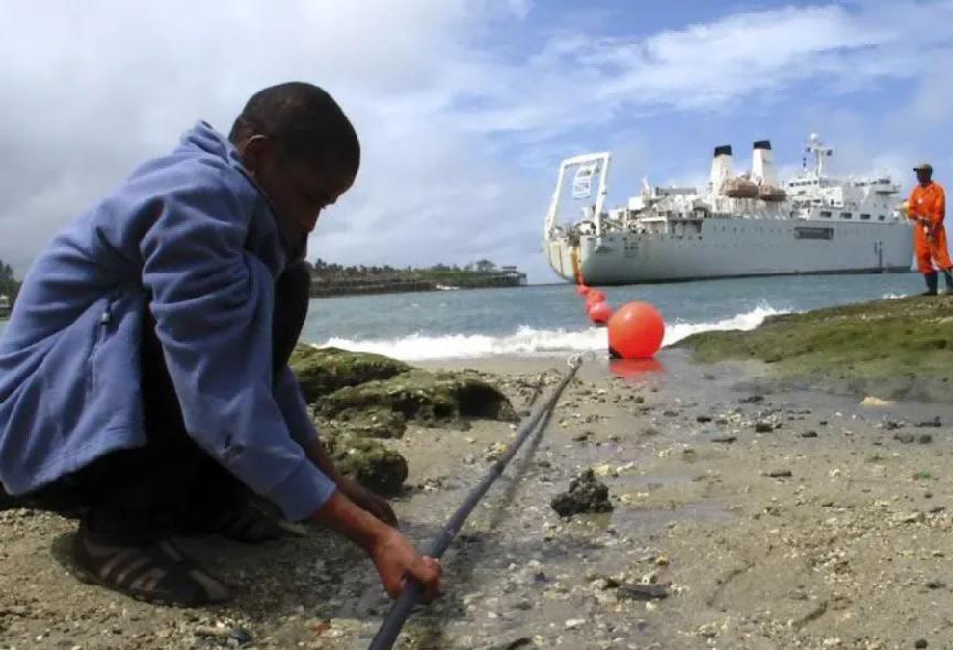 中国到美国的海底光缆,欧洲到美国的海底光缆有多少公里