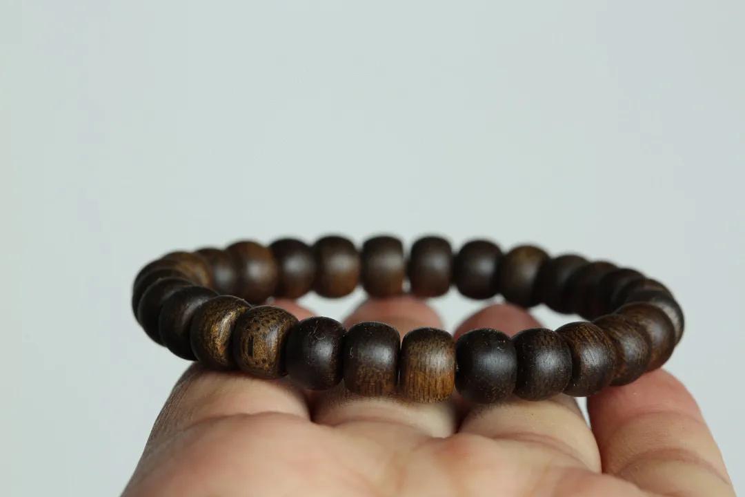 文莱沉香沉水级手串,入门级文莱沉香手串