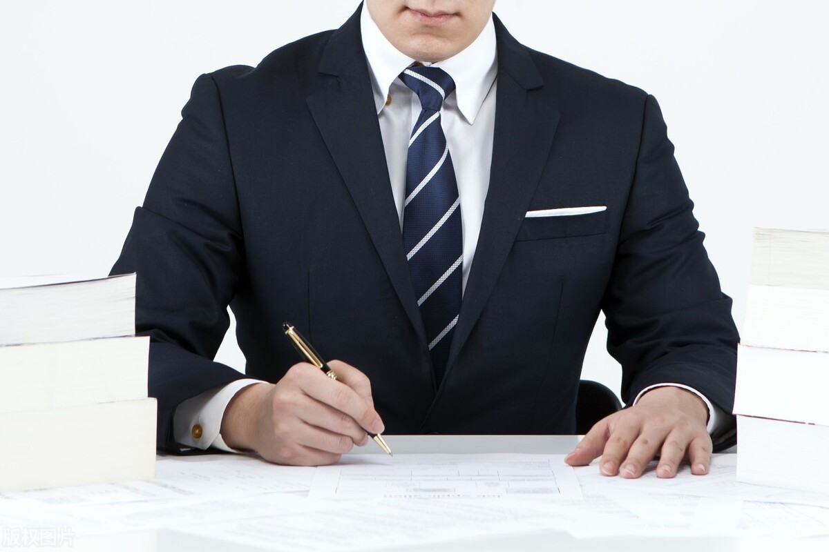 深圳公交车司机工资待遇如何,深圳公交车司机多少钱一个月