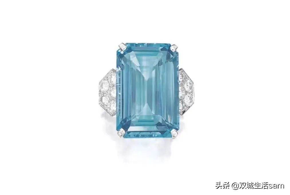 这个皇室王冠上的“专业户”-海蓝宝，竟然是这样上位的