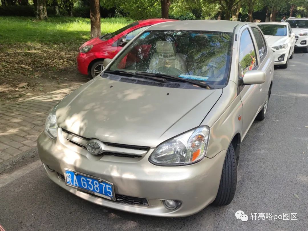 一汽威乐加长图片,04款一汽威乐新车售价